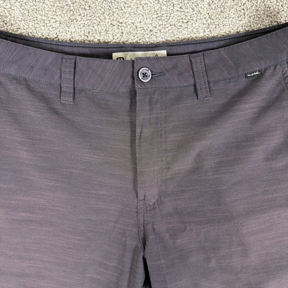 Travis Mathew Shorts Mens 32 Dark Purple 9" Lightweight Performance Golf Chino - Picture 3 of 9